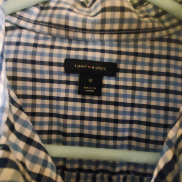 NWOT Tommy Hilfiger Men's Classic Button Down Long-sleeved Shirt - Picture 3 of 6